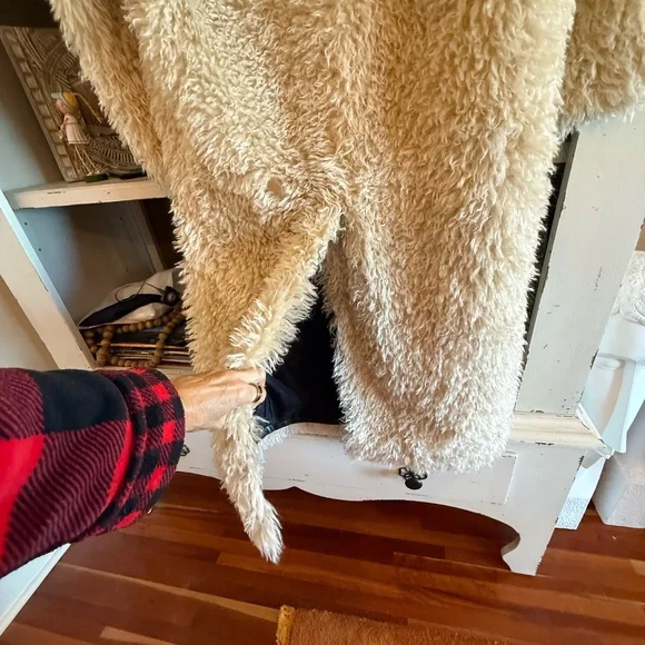 Stand Studio sz 36 4  ivory Carolina Coat faux fur curl nwt - Picture 11 of 11